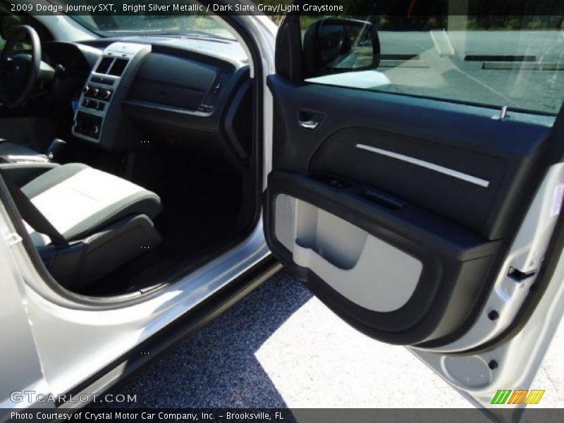 Bright Silver Metallic / Dark Slate Gray/Light Graystone 2009 Dodge Journey SXT