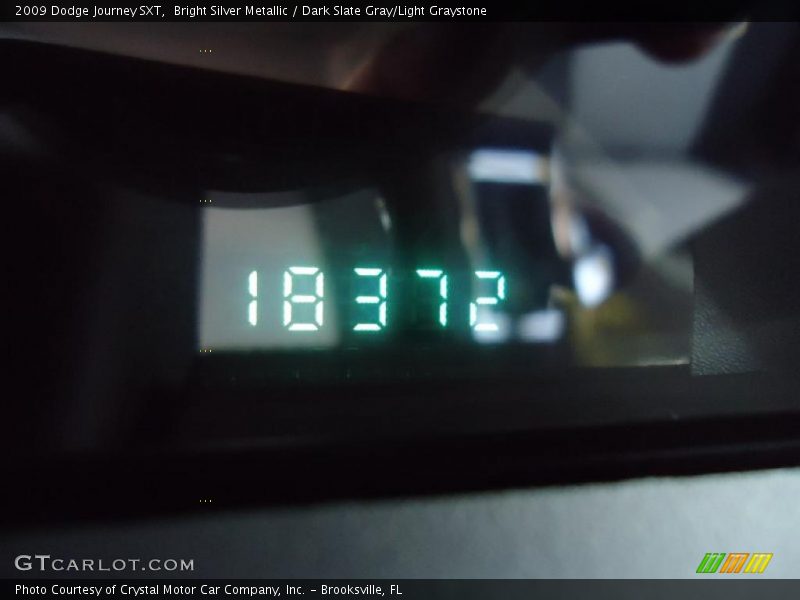 Bright Silver Metallic / Dark Slate Gray/Light Graystone 2009 Dodge Journey SXT