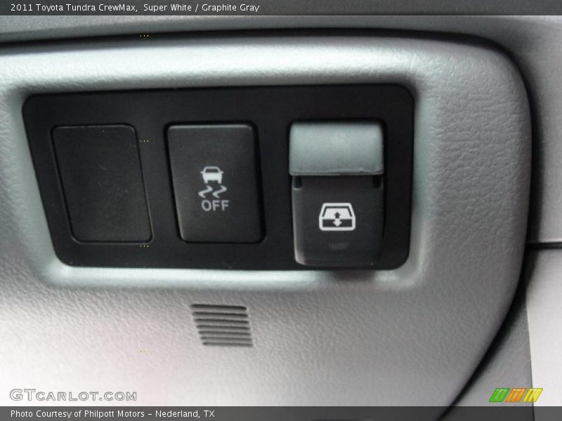 Super White / Graphite Gray 2011 Toyota Tundra CrewMax