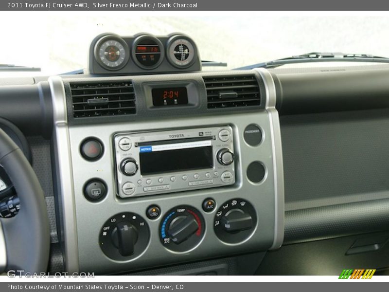 Silver Fresco Metallic / Dark Charcoal 2011 Toyota FJ Cruiser 4WD
