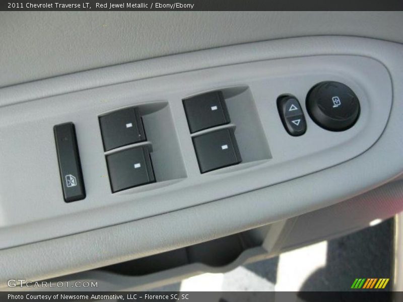 Red Jewel Metallic / Ebony/Ebony 2011 Chevrolet Traverse LT