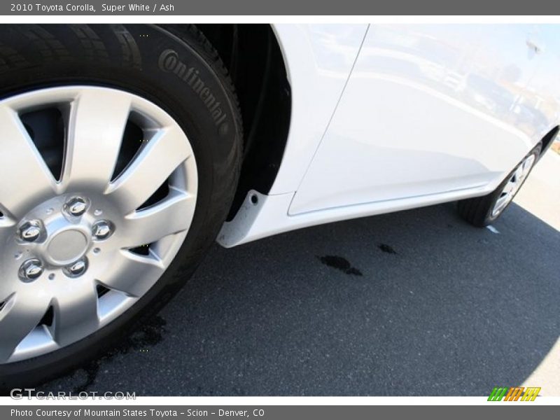 Super White / Ash 2010 Toyota Corolla