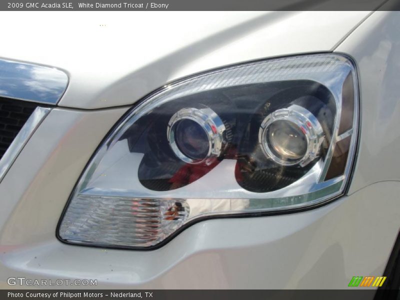 White Diamond Tricoat / Ebony 2009 GMC Acadia SLE