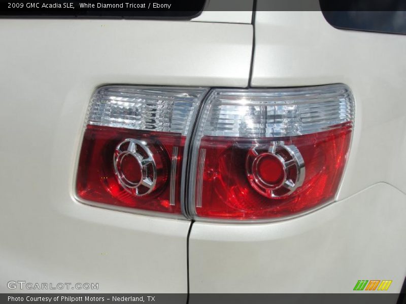 White Diamond Tricoat / Ebony 2009 GMC Acadia SLE