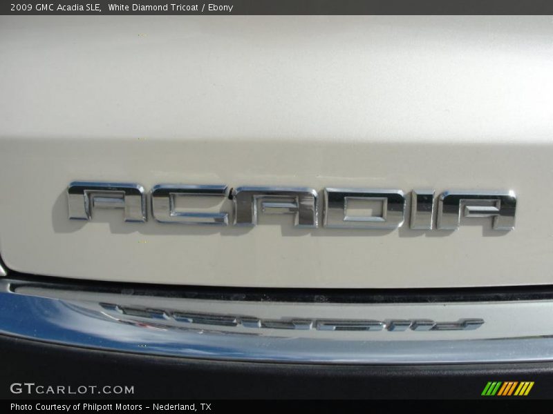 White Diamond Tricoat / Ebony 2009 GMC Acadia SLE
