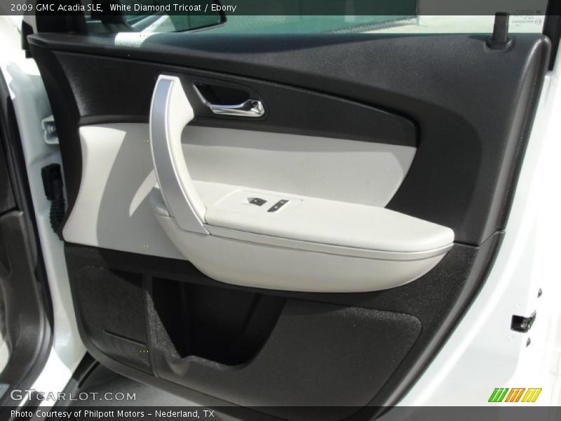 White Diamond Tricoat / Ebony 2009 GMC Acadia SLE