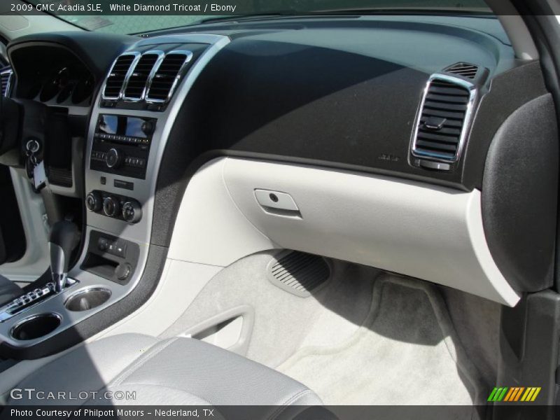 White Diamond Tricoat / Ebony 2009 GMC Acadia SLE