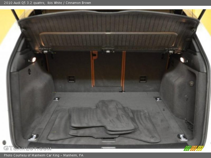  2010 Q5 3.2 quattro Trunk