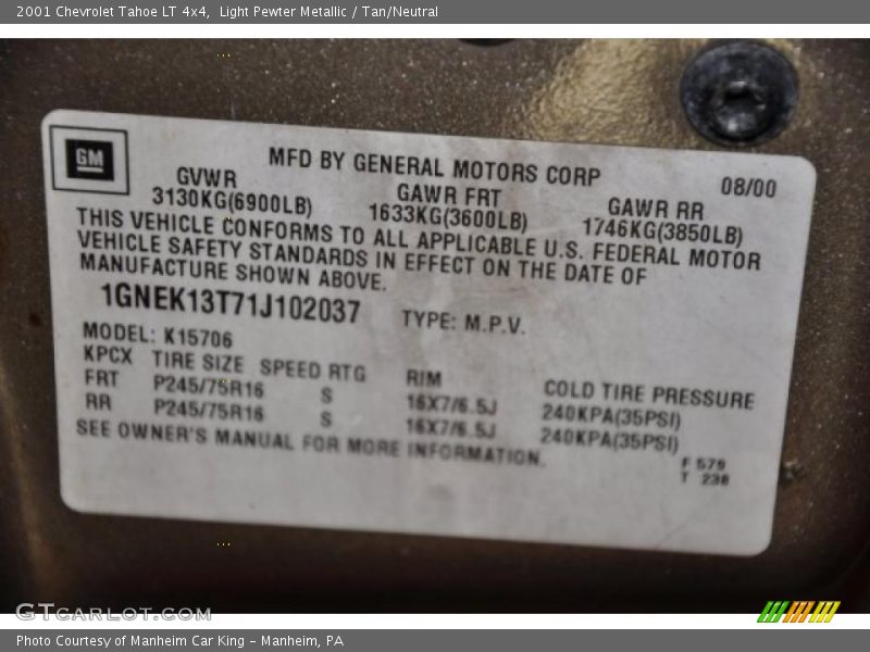 Light Pewter Metallic / Tan/Neutral 2001 Chevrolet Tahoe LT 4x4