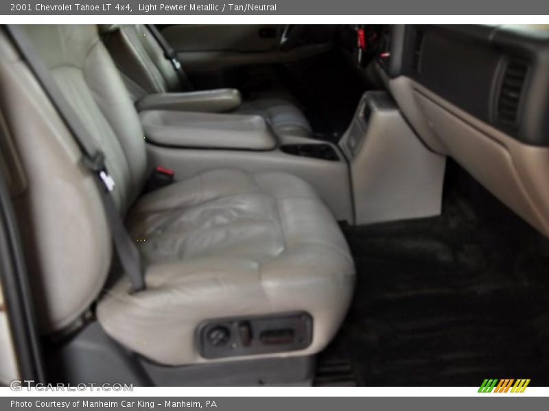 Light Pewter Metallic / Tan/Neutral 2001 Chevrolet Tahoe LT 4x4