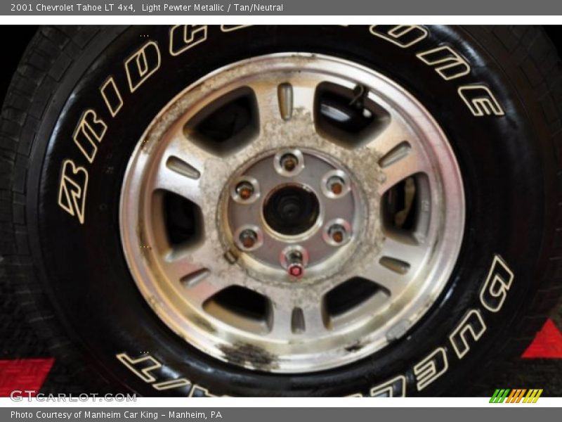 Light Pewter Metallic / Tan/Neutral 2001 Chevrolet Tahoe LT 4x4