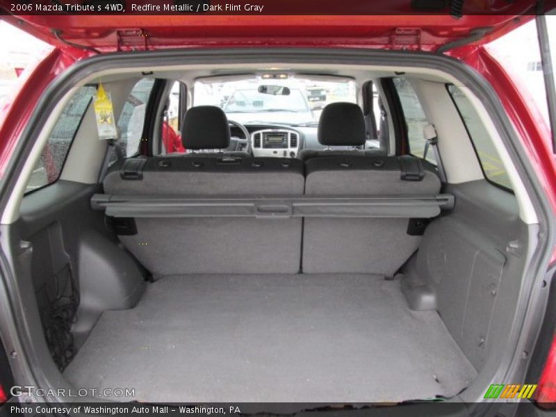  2006 Tribute s 4WD Trunk