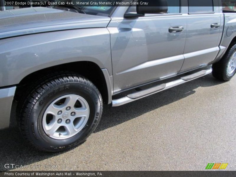 Mineral Gray Metallic / Medium Slate Gray 2007 Dodge Dakota SLT Quad Cab 4x4