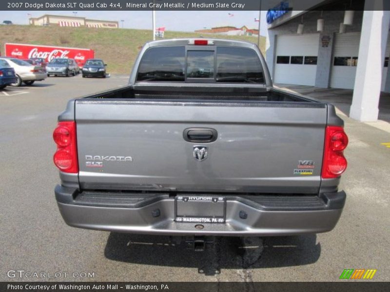 Mineral Gray Metallic / Medium Slate Gray 2007 Dodge Dakota SLT Quad Cab 4x4