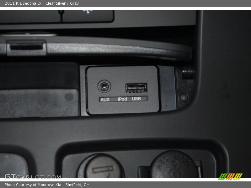 Clear Silver / Gray 2011 Kia Sedona LX
