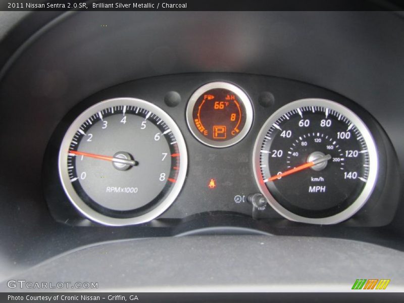  2011 Sentra 2.0 SR 2.0 SR Gauges