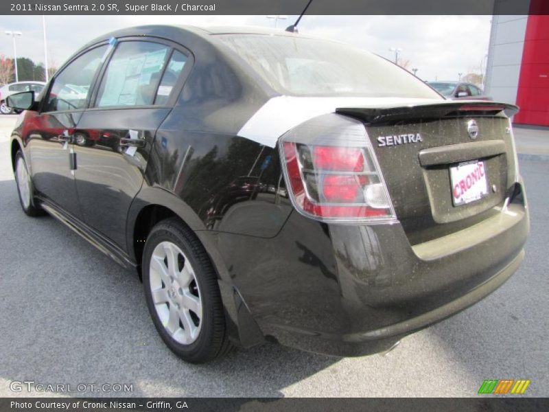 Super Black / Charcoal 2011 Nissan Sentra 2.0 SR