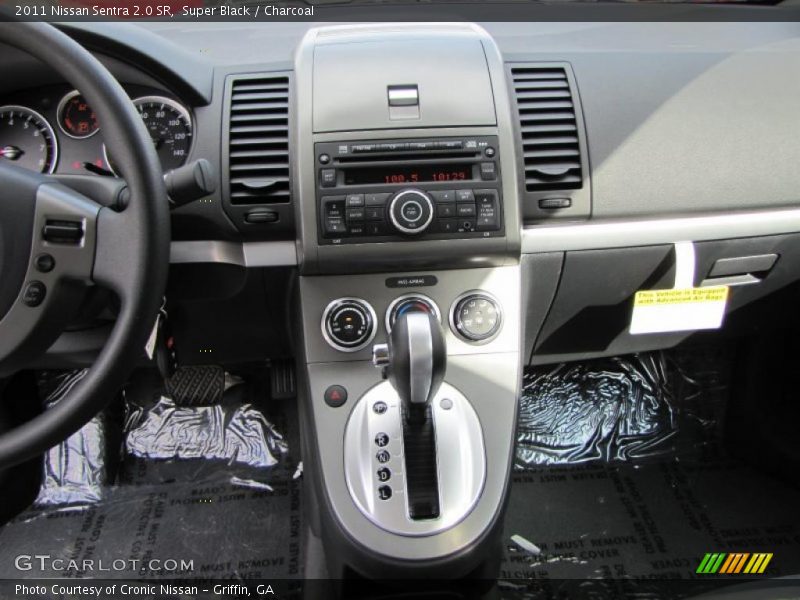Super Black / Charcoal 2011 Nissan Sentra 2.0 SR