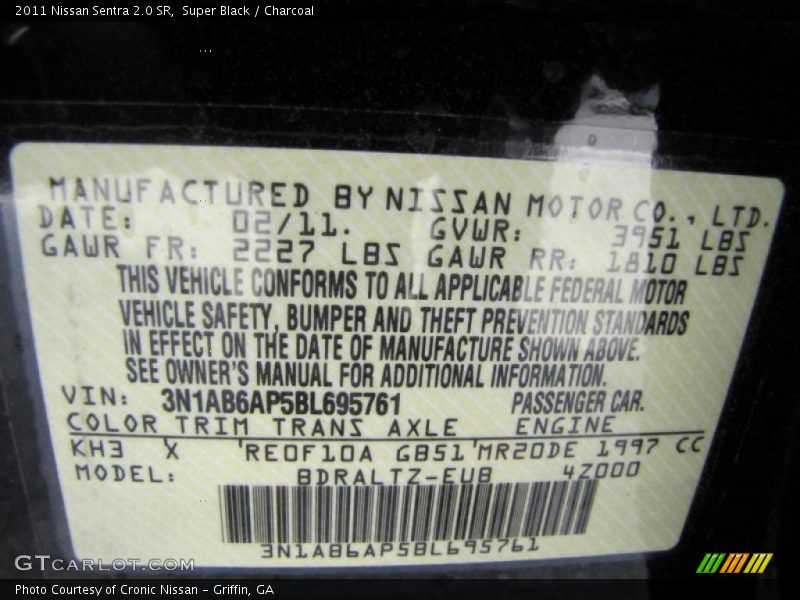 Super Black / Charcoal 2011 Nissan Sentra 2.0 SR