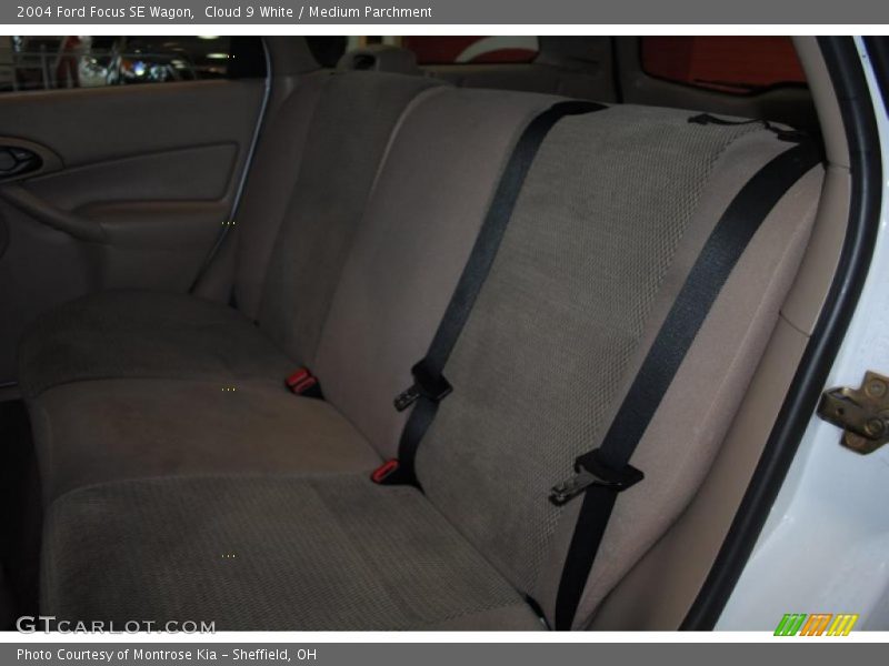 Cloud 9 White / Medium Parchment 2004 Ford Focus SE Wagon