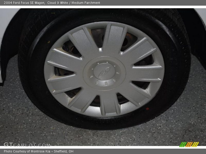 Cloud 9 White / Medium Parchment 2004 Ford Focus SE Wagon