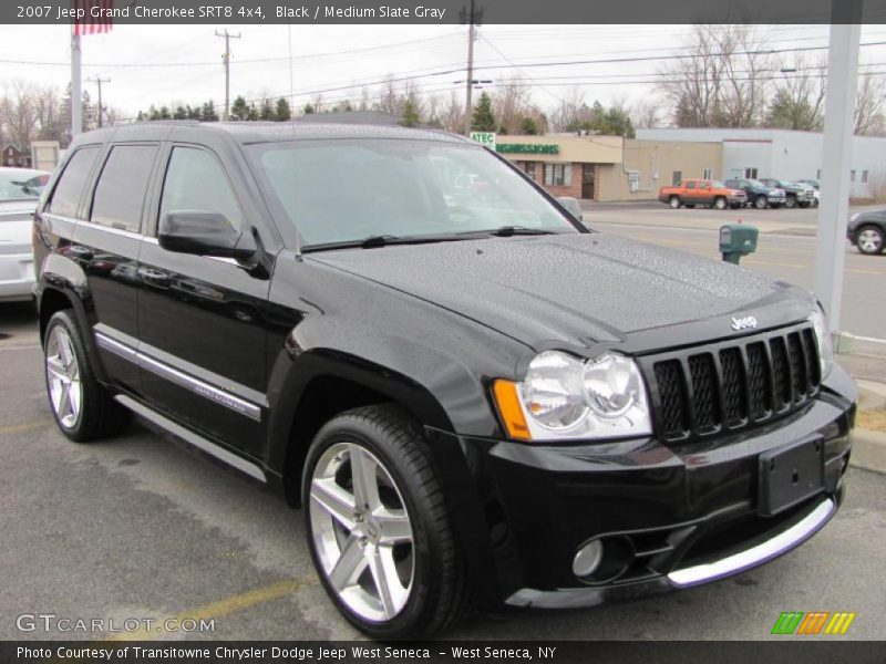 Front 3/4 View of 2007 Grand Cherokee SRT8 4x4