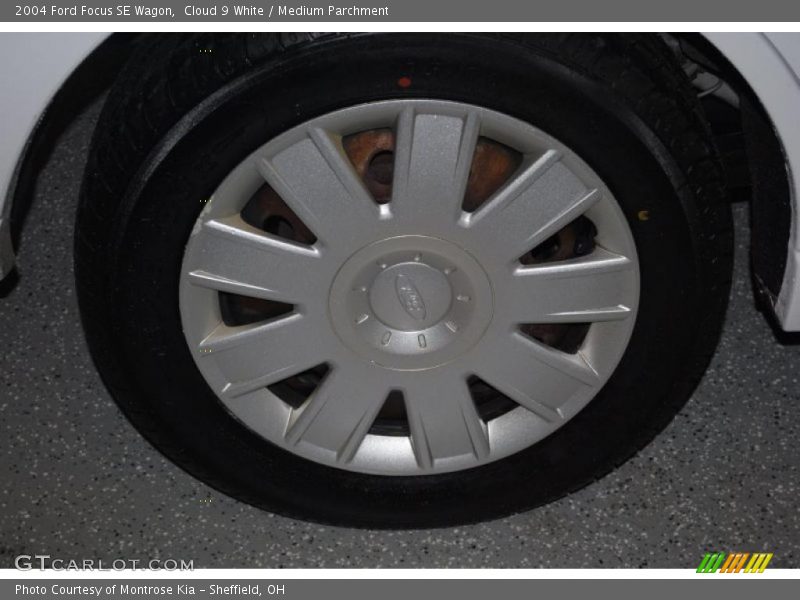 Cloud 9 White / Medium Parchment 2004 Ford Focus SE Wagon