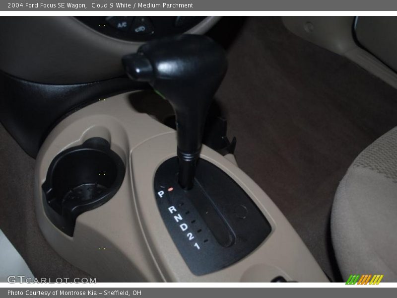 Cloud 9 White / Medium Parchment 2004 Ford Focus SE Wagon