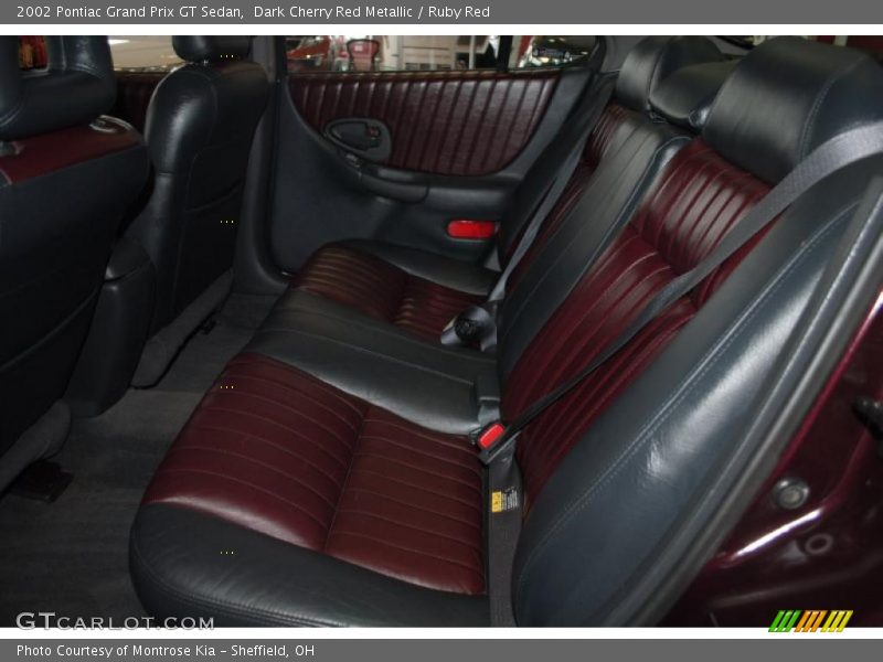  2002 Grand Prix GT Sedan Ruby Red Interior