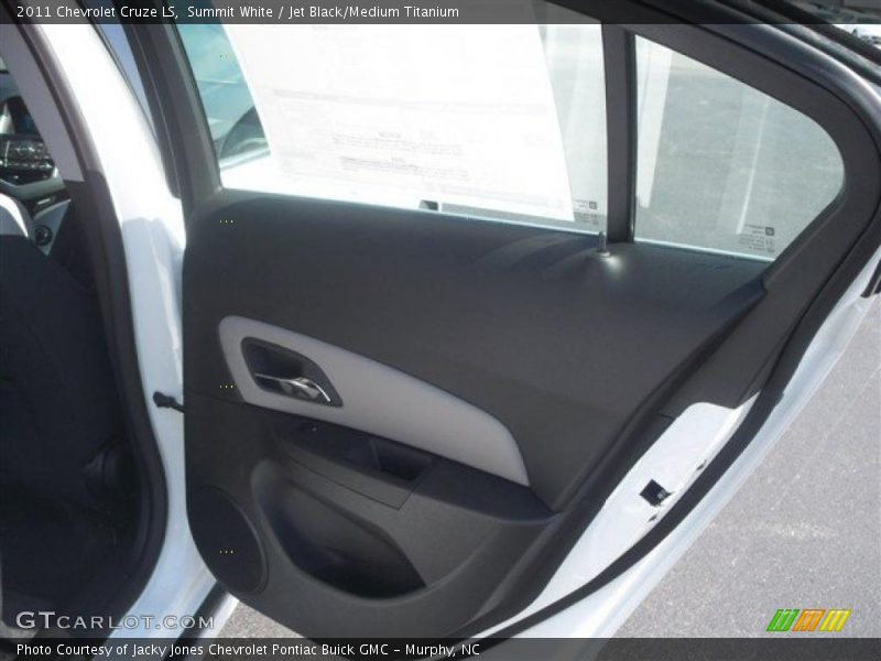 Summit White / Jet Black/Medium Titanium 2011 Chevrolet Cruze LS