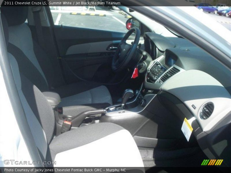 Summit White / Jet Black/Medium Titanium 2011 Chevrolet Cruze LS