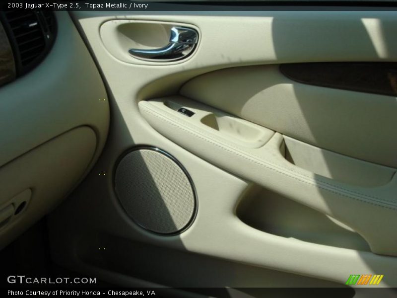 Topaz Metallic / Ivory 2003 Jaguar X-Type 2.5