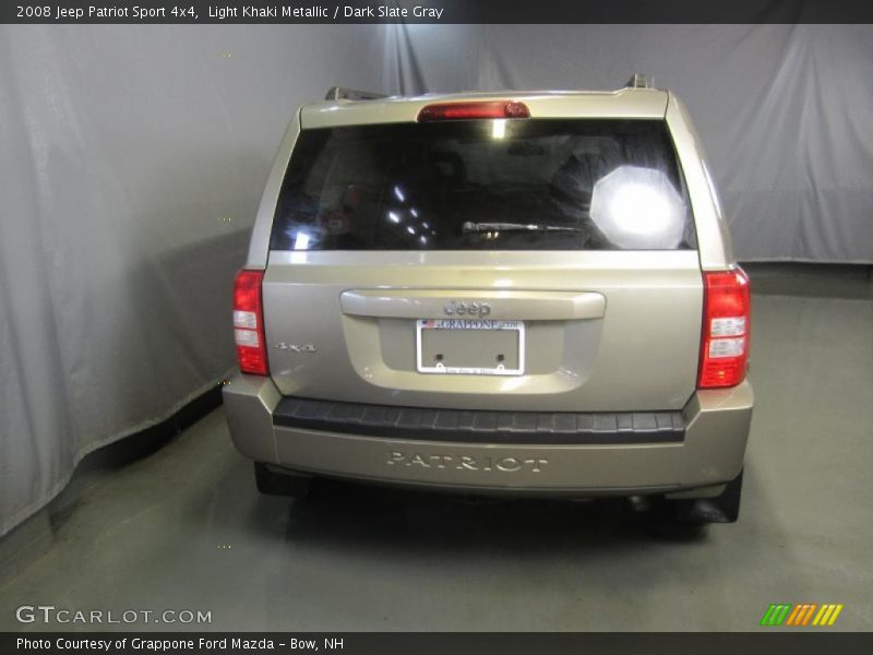 Light Khaki Metallic / Dark Slate Gray 2008 Jeep Patriot Sport 4x4