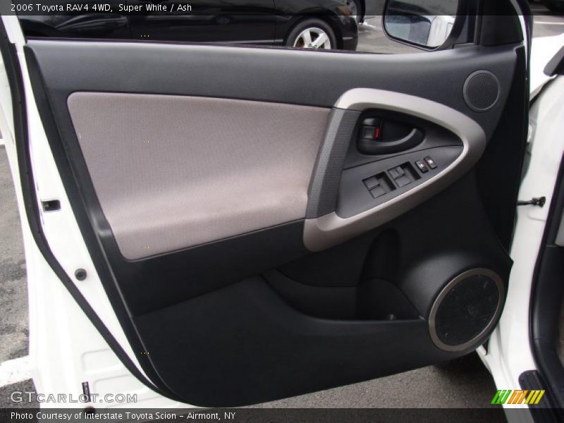 Super White / Ash 2006 Toyota RAV4 4WD