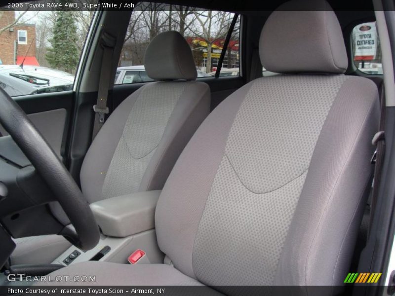Super White / Ash 2006 Toyota RAV4 4WD