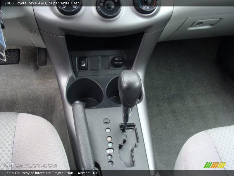 Super White / Ash 2006 Toyota RAV4 4WD