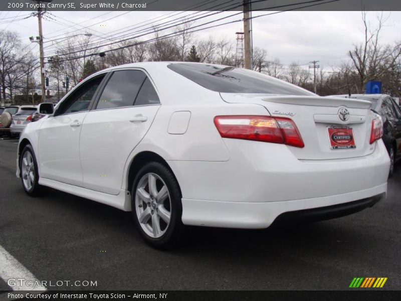 Super White / Charcoal 2009 Toyota Camry SE