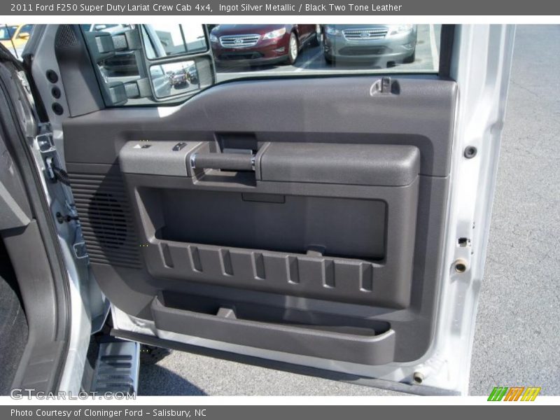 Door Panel of 2011 F250 Super Duty Lariat Crew Cab 4x4