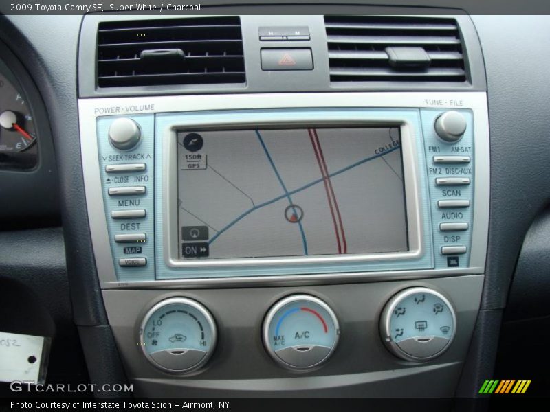 Super White / Charcoal 2009 Toyota Camry SE