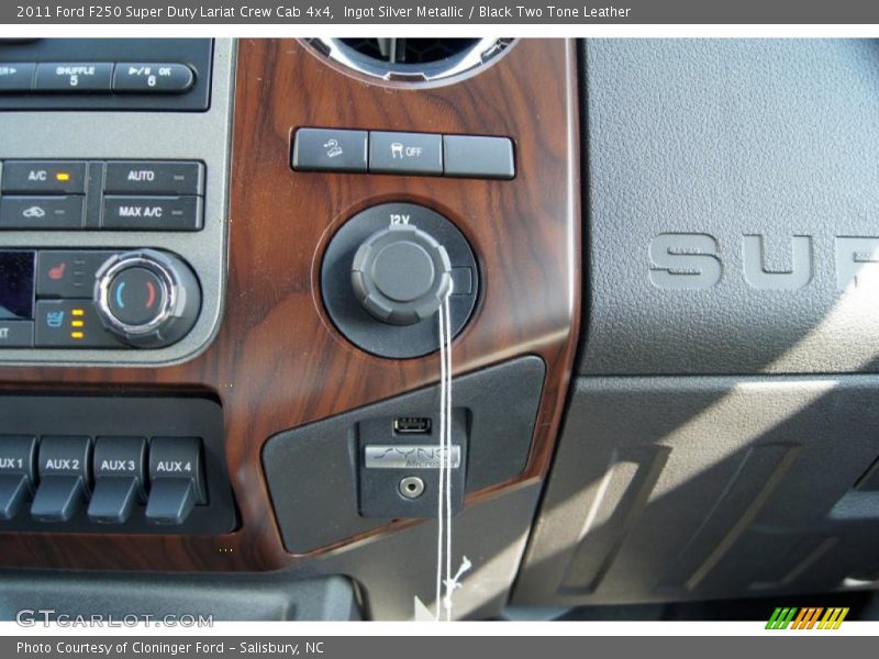 Controls of 2011 F250 Super Duty Lariat Crew Cab 4x4