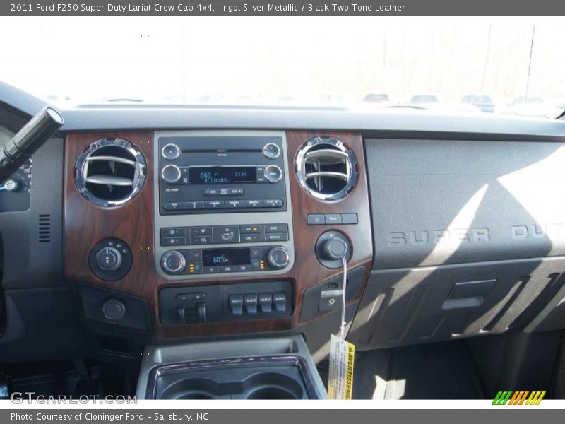 Ingot Silver Metallic / Black Two Tone Leather 2011 Ford F250 Super Duty Lariat Crew Cab 4x4