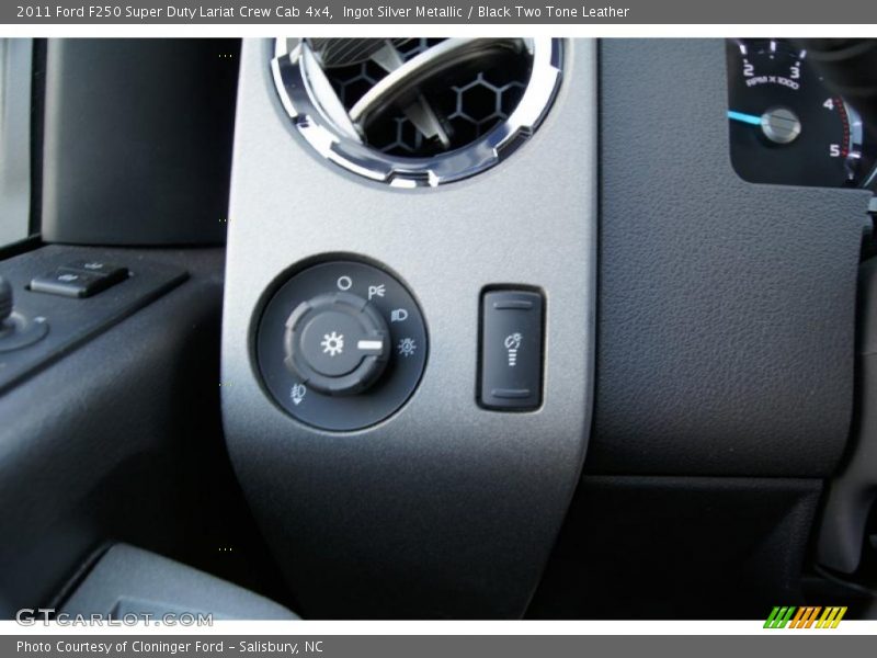 Ingot Silver Metallic / Black Two Tone Leather 2011 Ford F250 Super Duty Lariat Crew Cab 4x4