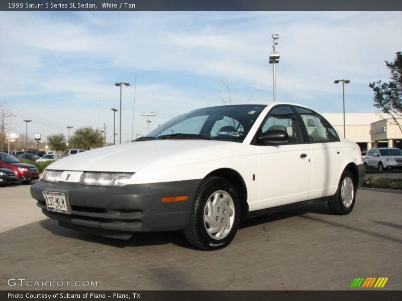 White / Tan 1999 Saturn S Series SL Sedan