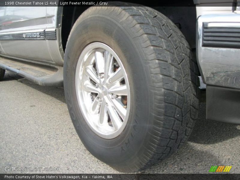 Light Pewter Metallic / Gray 1998 Chevrolet Tahoe LS 4x4
