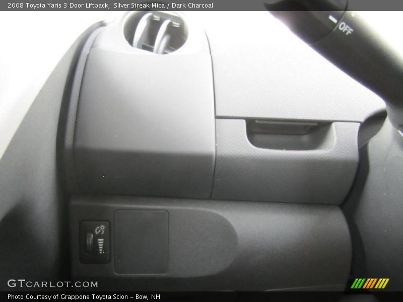Silver Streak Mica / Dark Charcoal 2008 Toyota Yaris 3 Door Liftback