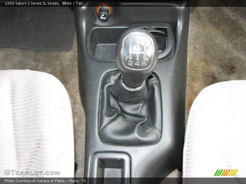 White / Tan 1999 Saturn S Series SL Sedan
