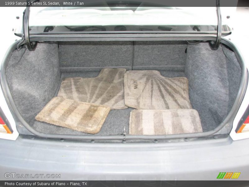 White / Tan 1999 Saturn S Series SL Sedan