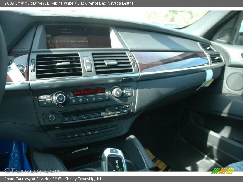Alpine White / Black Perforated Nevada Leather 2009 BMW X6 xDrive35i