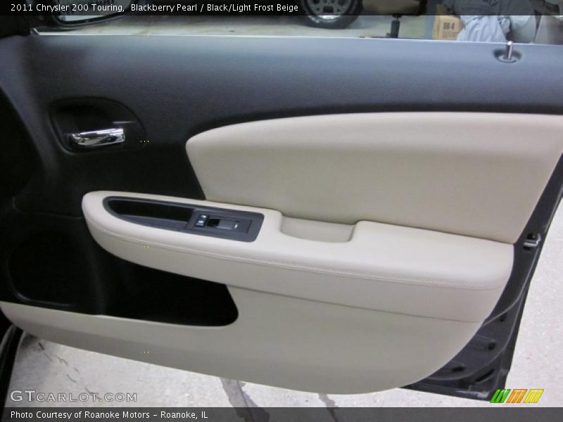 Blackberry Pearl / Black/Light Frost Beige 2011 Chrysler 200 Touring