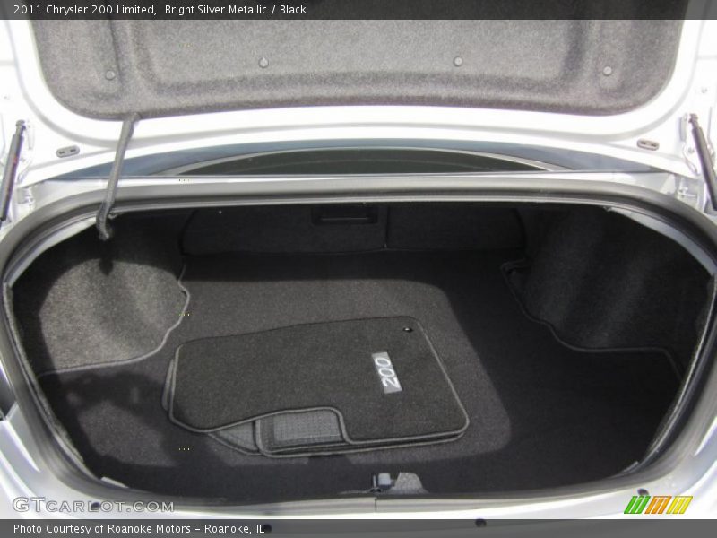  2011 200 Limited Trunk